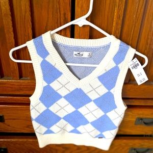 Girls Hollister sweater size small. Brand new with tags